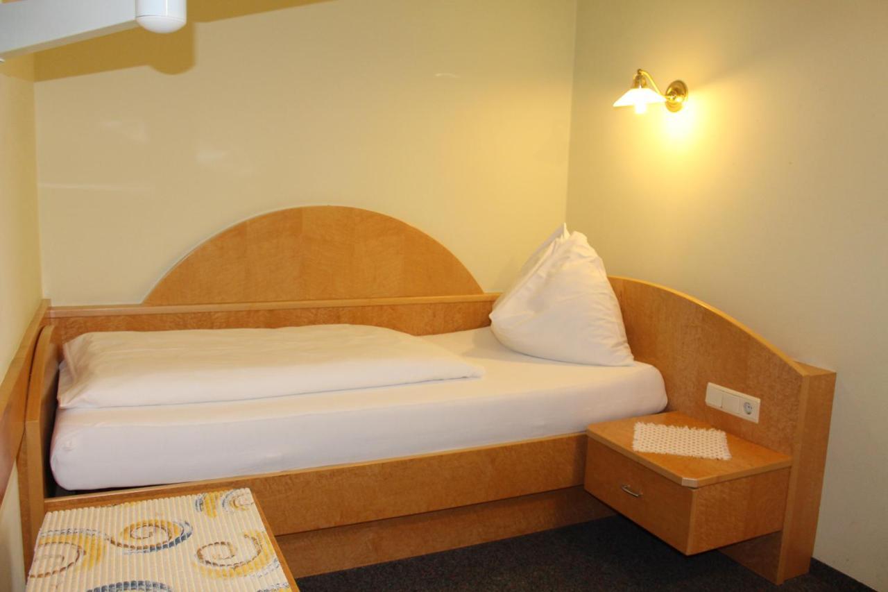 Pension Traude Graz Exterior photo
